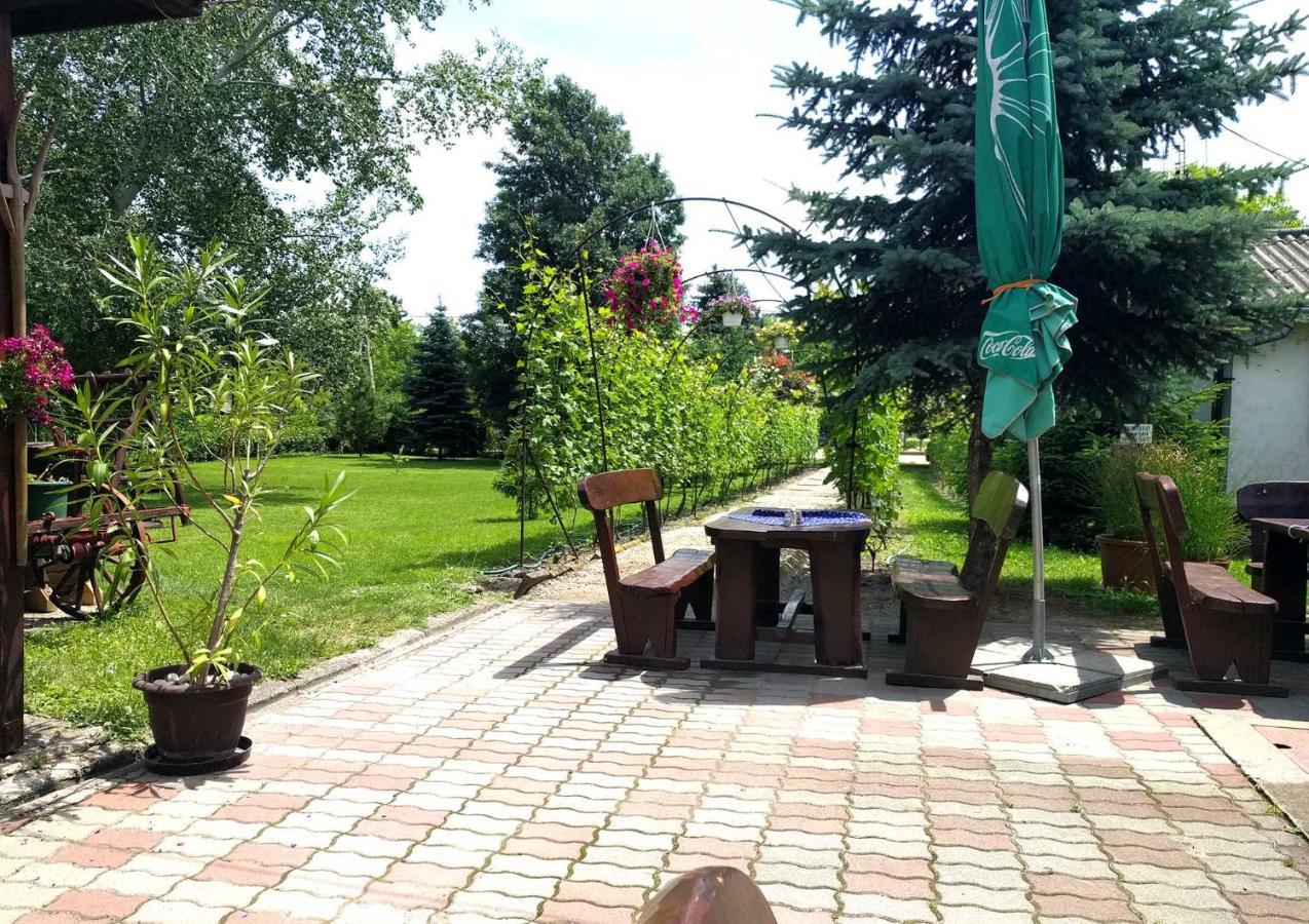 Tassi Halaszcsarda-Karasz Haz Exterior photo
